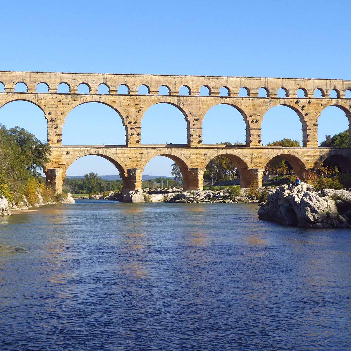 PontDuGard_WolfgangPehlemann_CC-BY-SA-3-0 lmb Logo